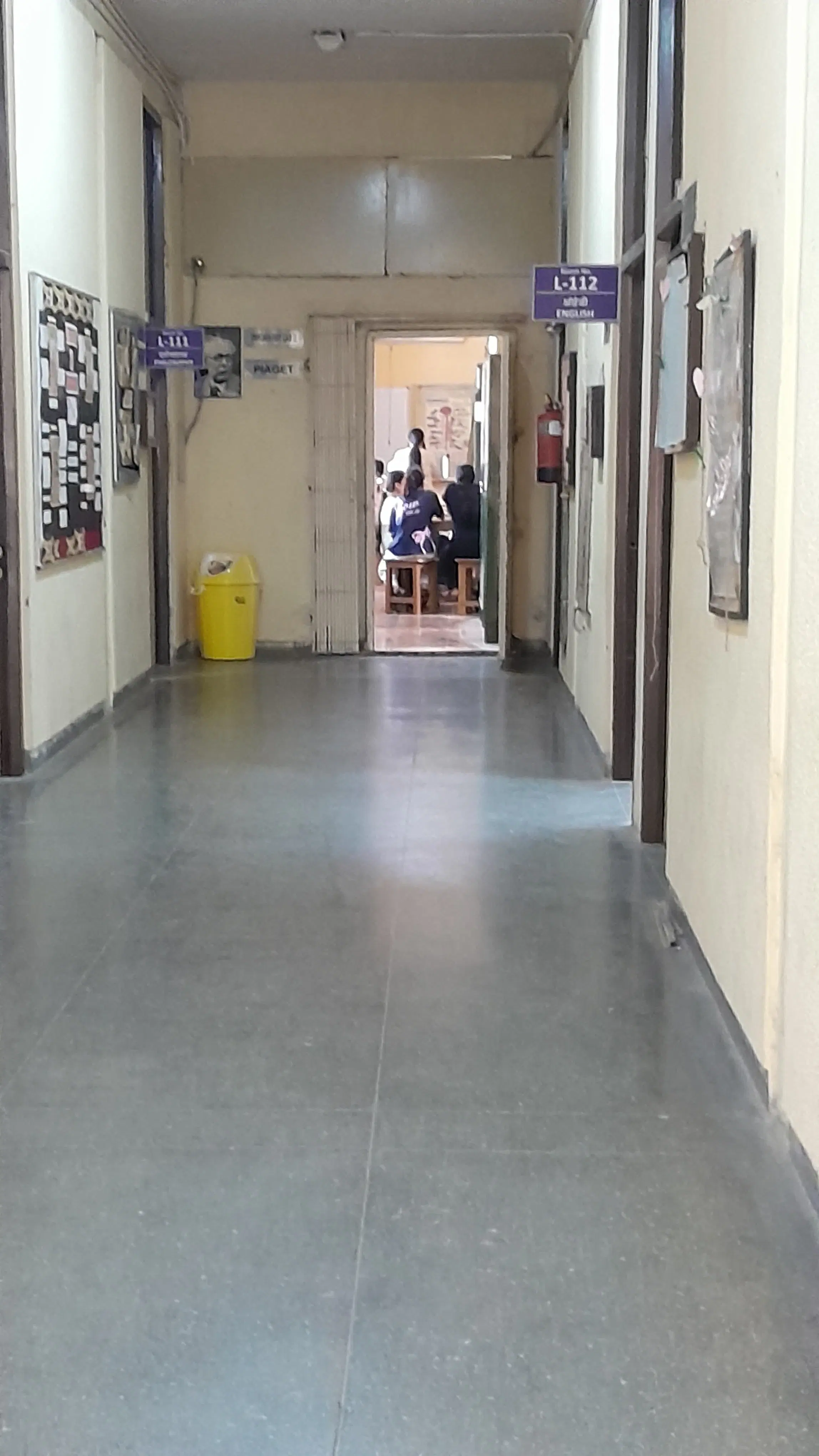 Kamala Nehru College Academic Building photo 16